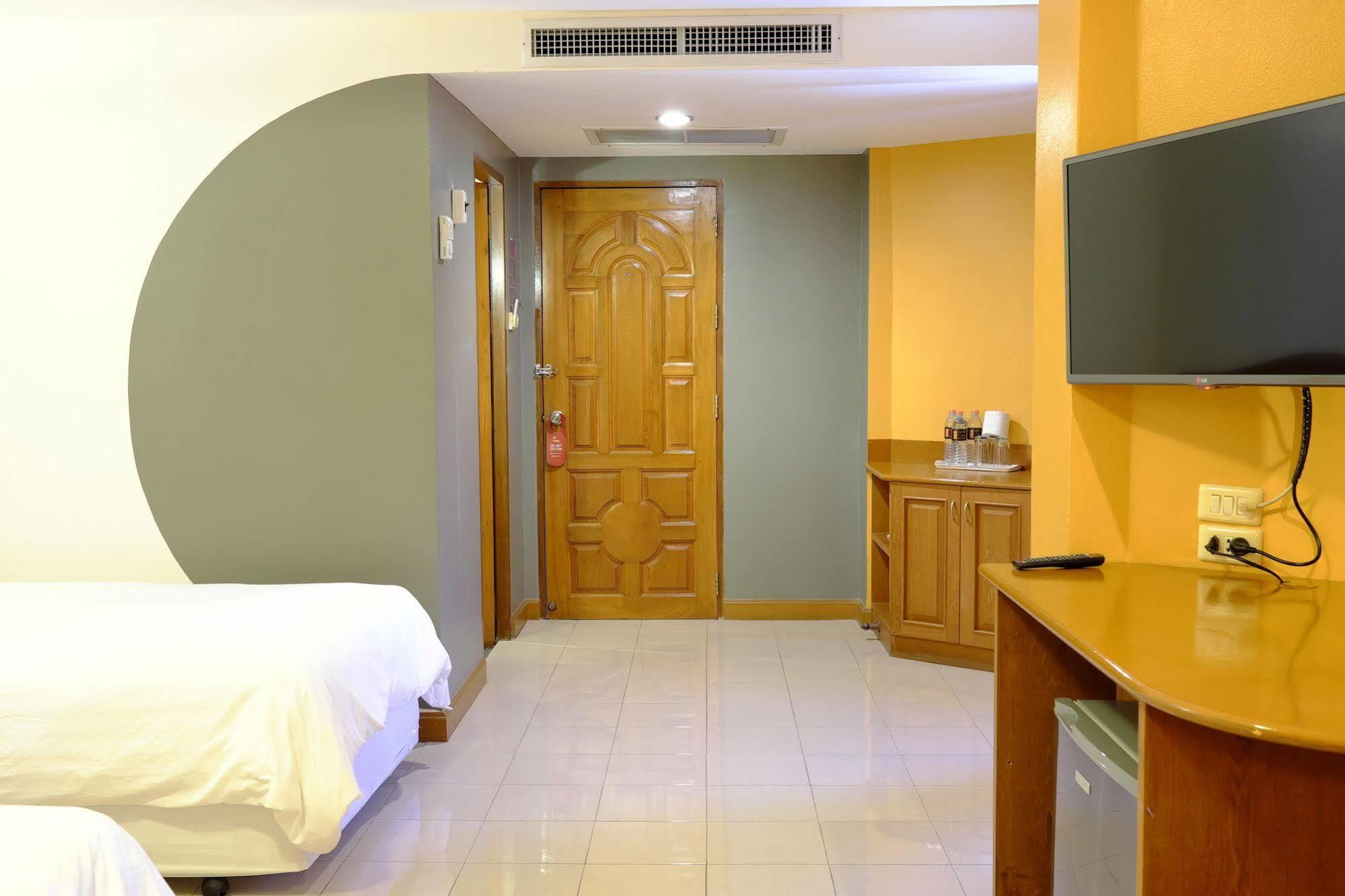 Pj Inn Pattaya Bagian luar foto