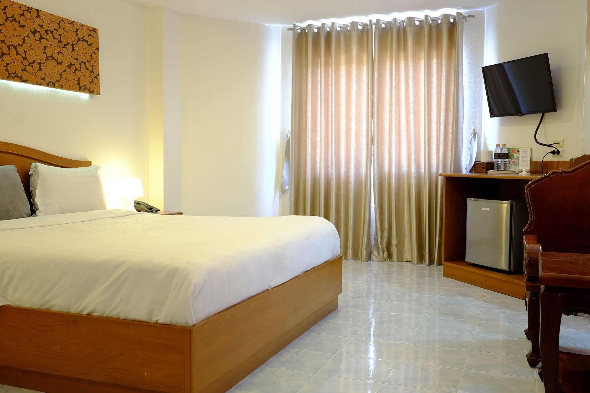 Pj Inn Pattaya Bagian luar foto