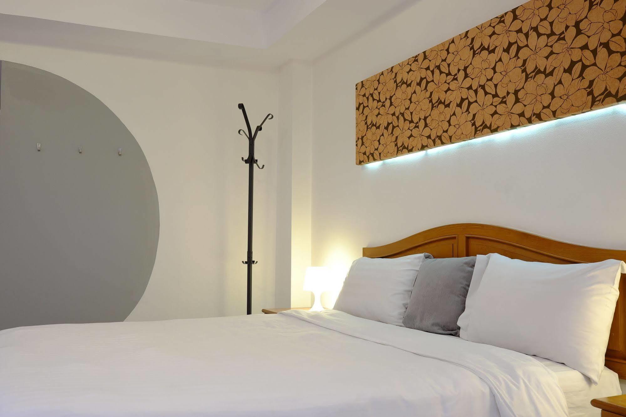 Pj Inn Pattaya Bagian luar foto